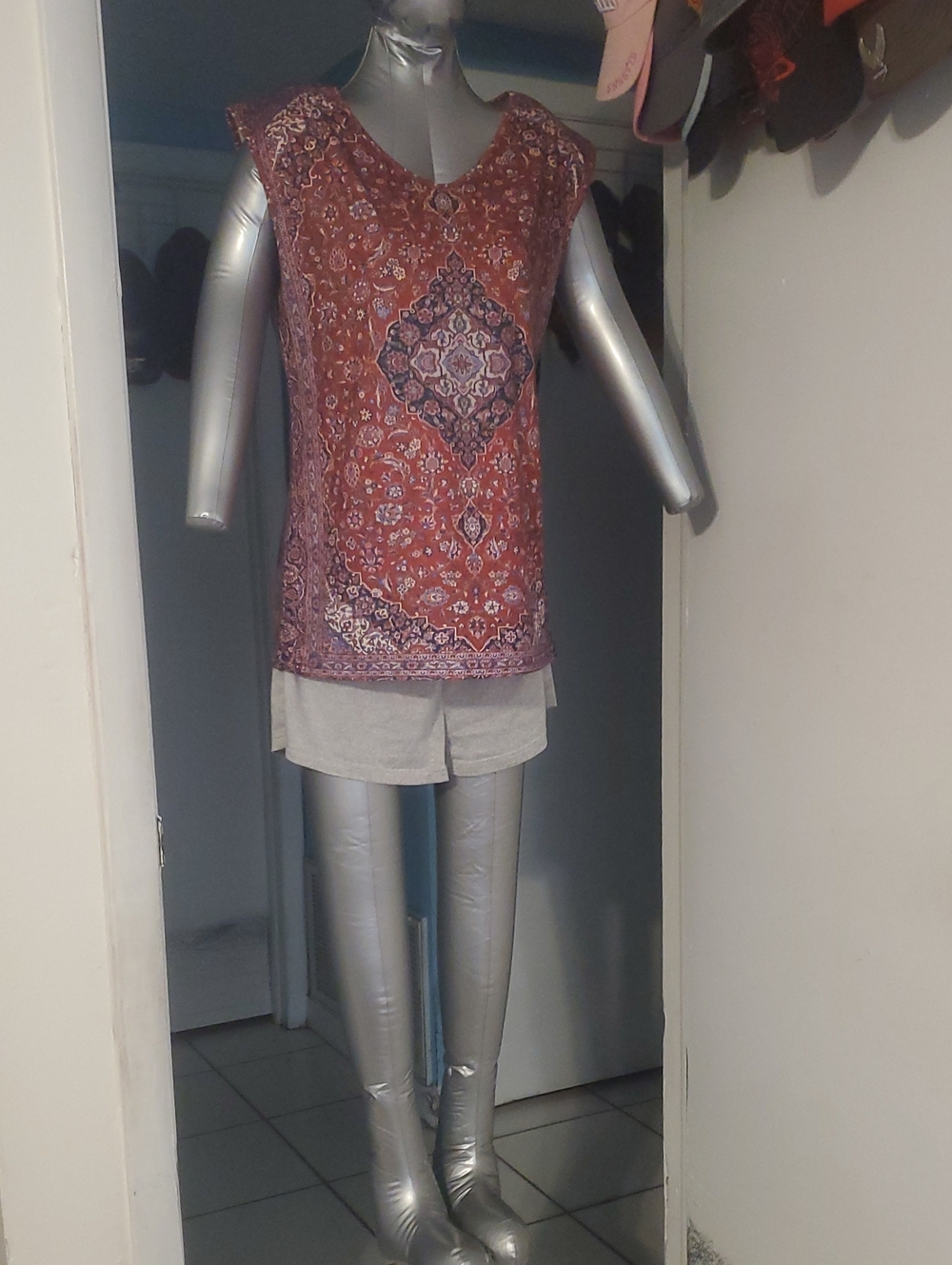 Sleeveless Paisley Print V-Neck Tank Top - Rust